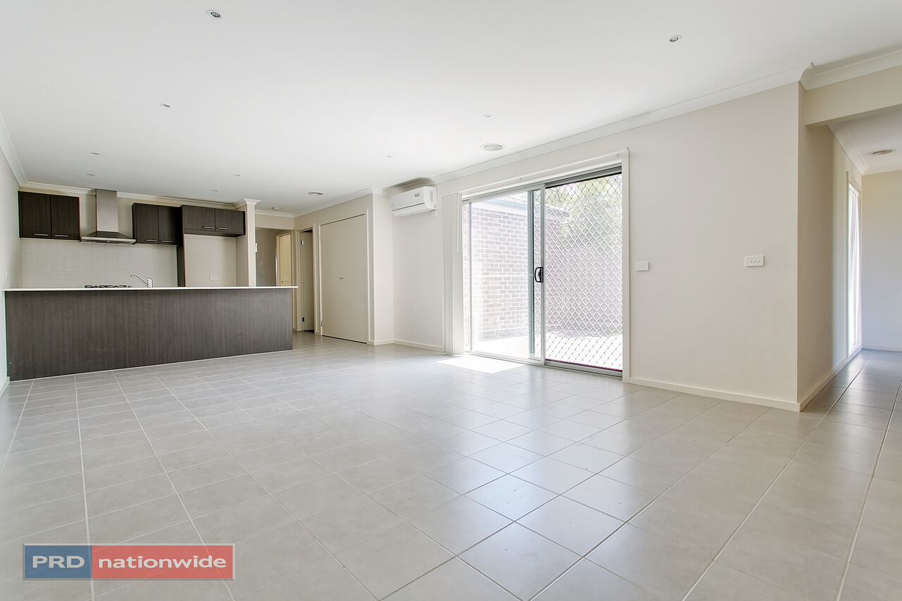 5 Foxall Walk, Point Cook VIC 3030, Image 1
