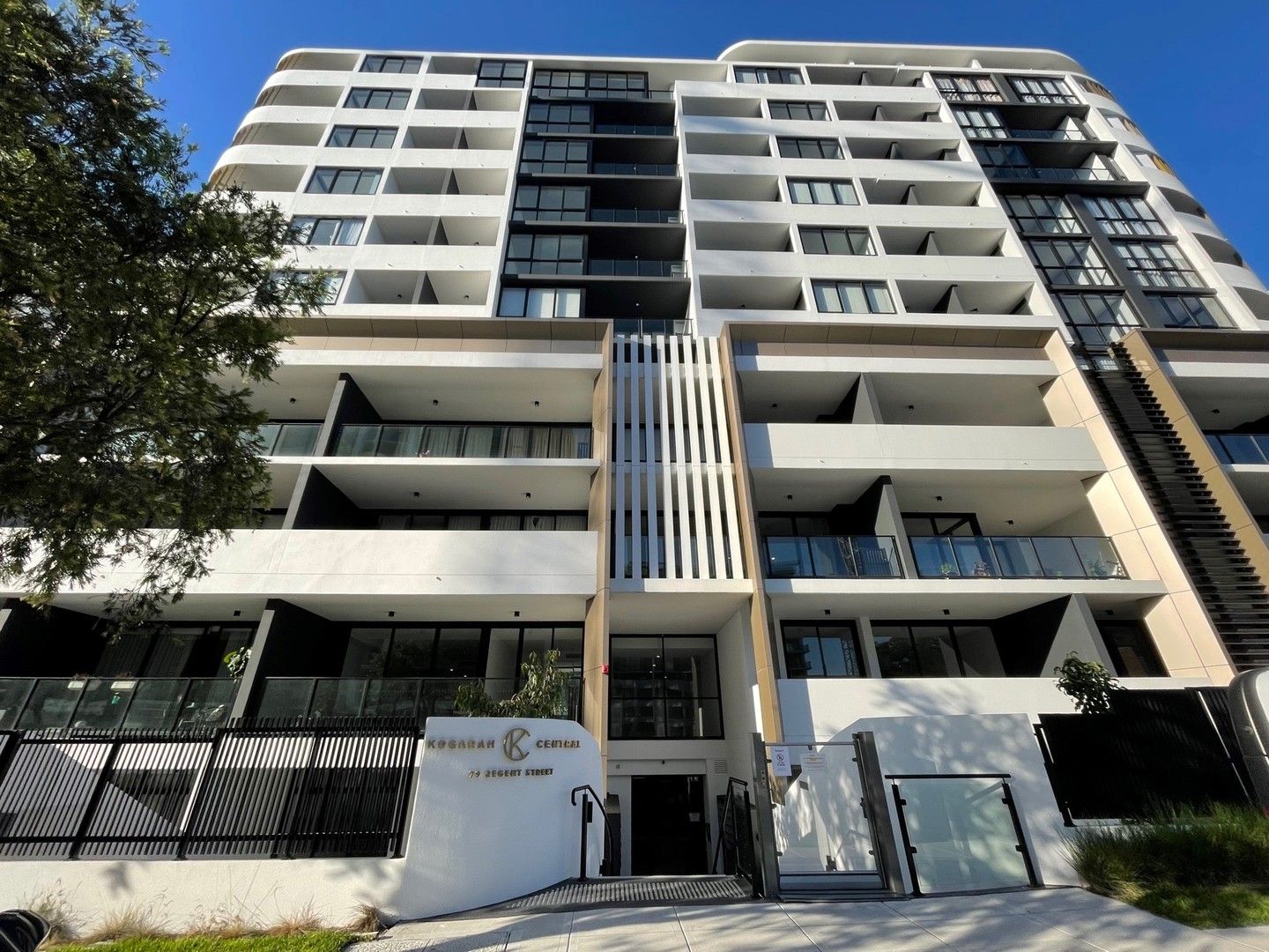 2 bedrooms Apartment / Unit / Flat in 606/79 Regent Street KOGARAH NSW, 2217