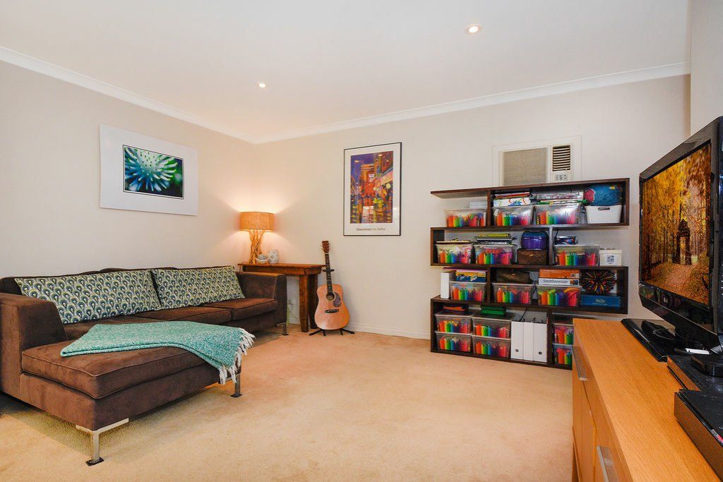 2/138 COBB STREET, Doubleview WA 6018, Image 2