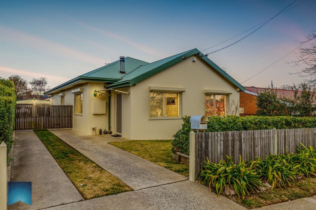 4 bedrooms House in 64 Ross Road QUEANBEYAN NSW, 2620