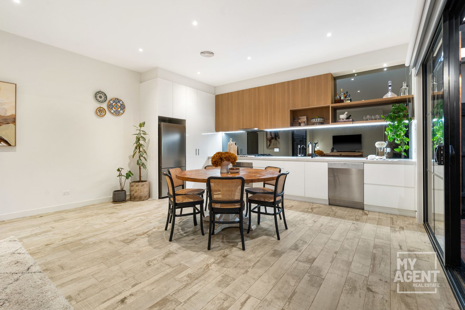 2/3 Thackeray Road, Reservoir VIC 3073, Image 2