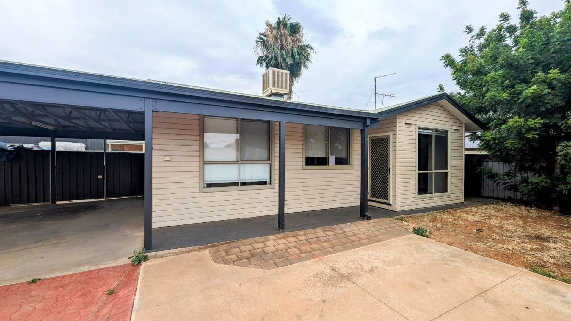 3 bedrooms Apartment / Unit / Flat in 2/124 Wood Street GOL GOL NSW, 2738