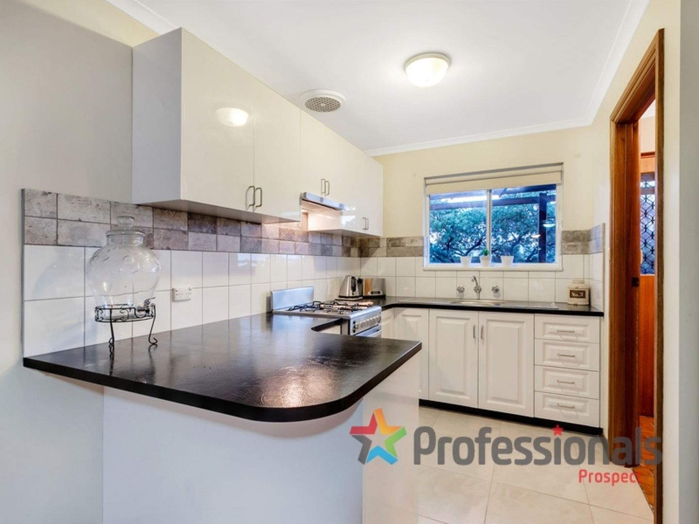 3/20 Whinnen Street, St Agnes SA 5097, Image 2