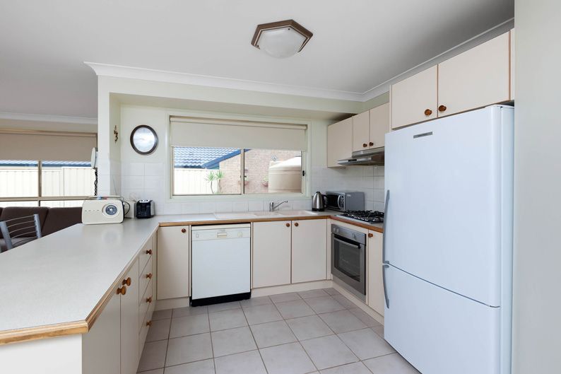 13 Hannam Place, ENGLORIE PARK NSW 2560, Image 2