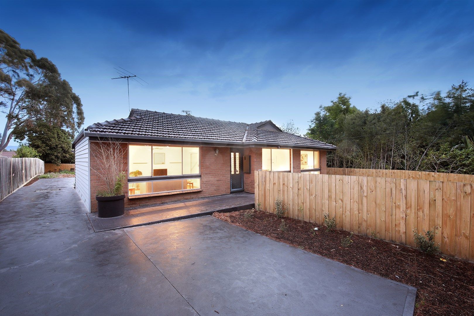 216 Cambridge Road, Kilsyth VIC 3137, Image 0