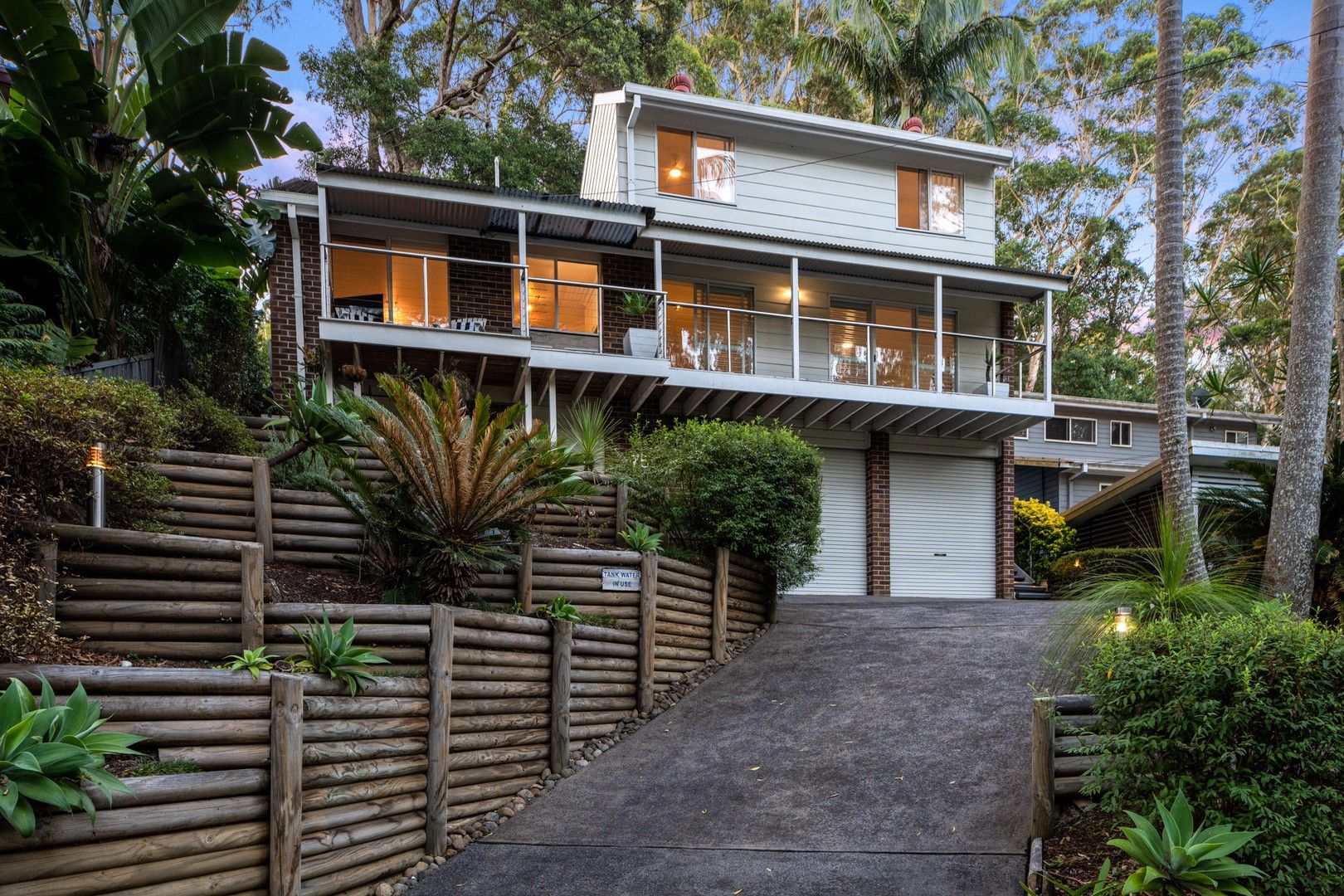 4 bedrooms House in 75 Lake Shore Drive NORTH AVOCA NSW, 2260