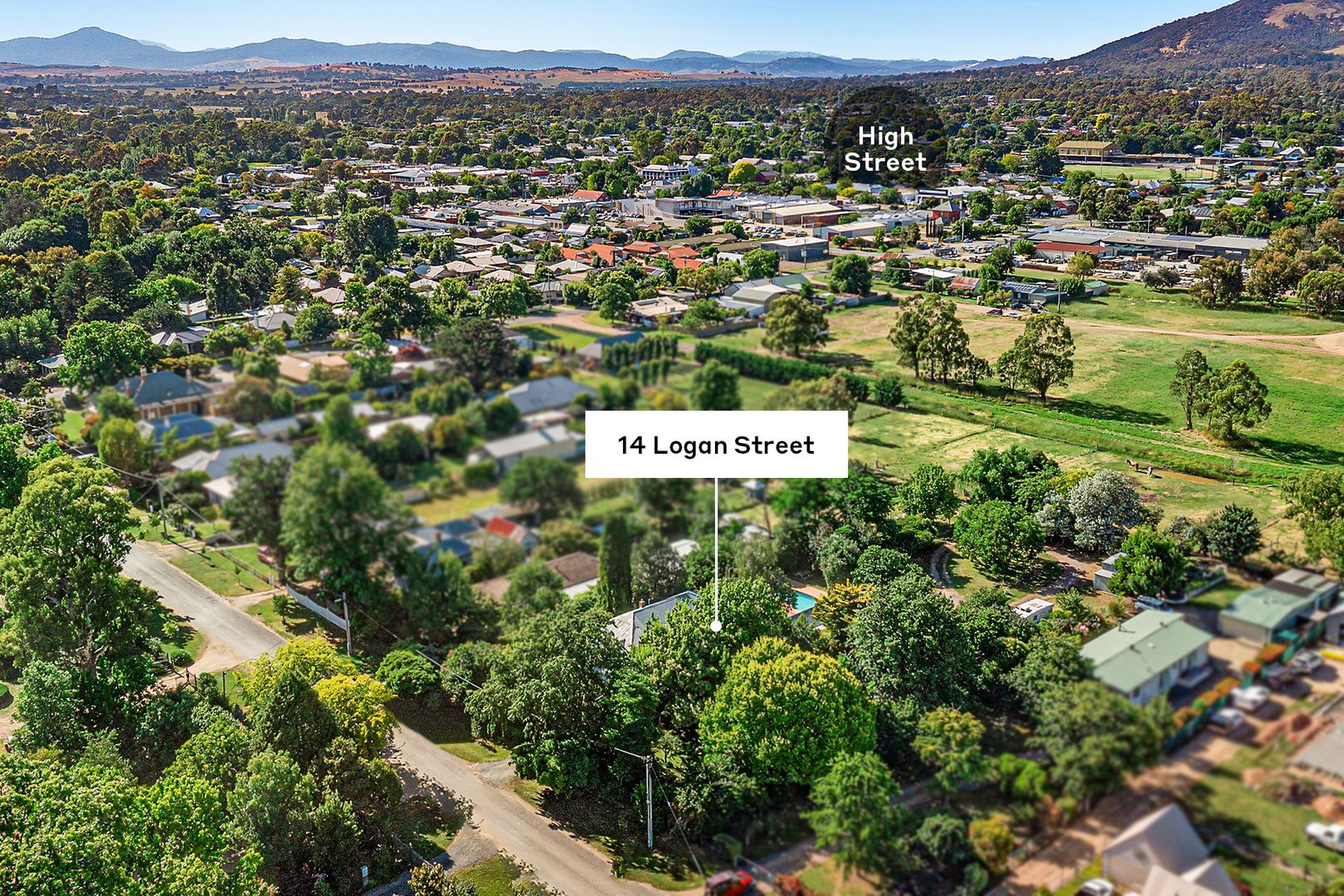 14 Logan Street, Mansfield VIC 3722, Image 2