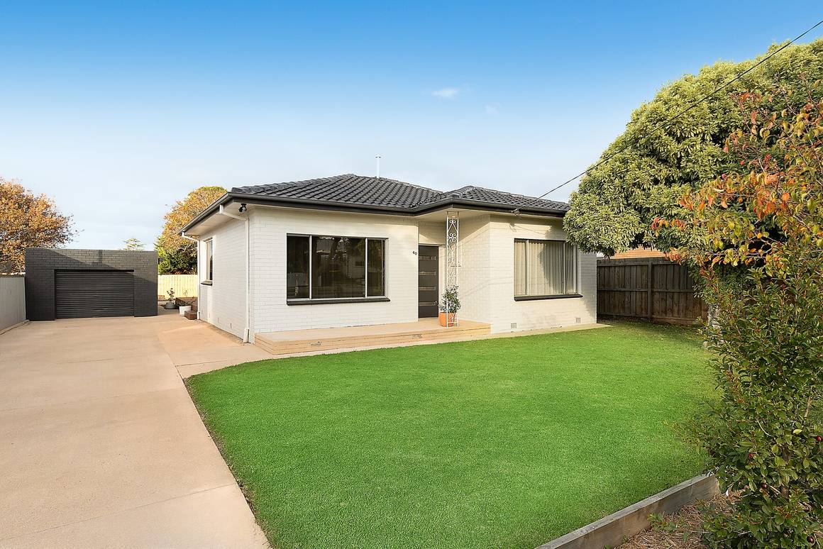 Picture of 40 Maple Crescent, BELL PARK VIC 3215
