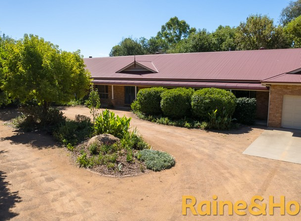 74 Hennessy Drive, Dubbo NSW 2830