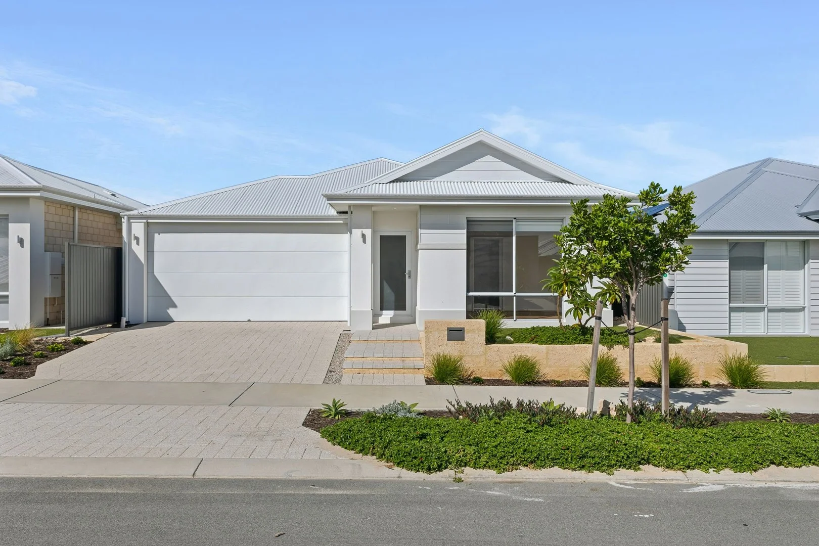 14 Junonia Wy, Jindalee WA 6036