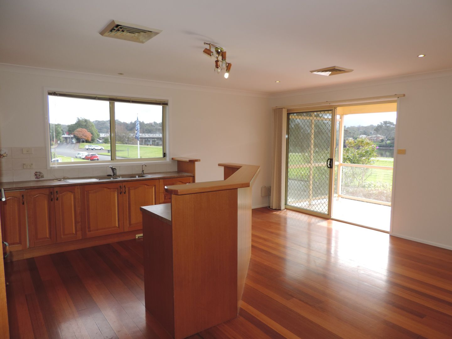 1/14 Riverview Road, Nowra NSW 2541, Image 2