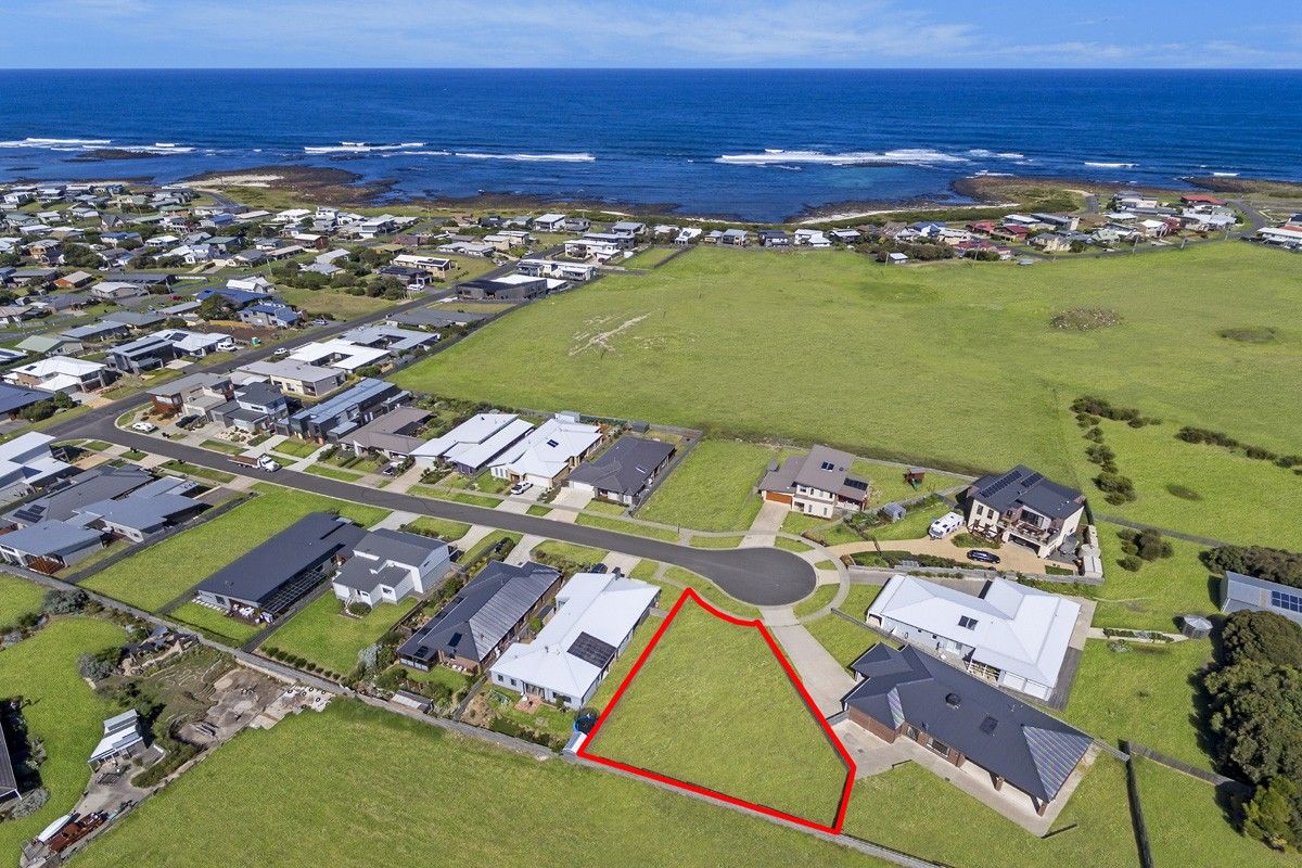 18 Martin Laurence Place, Port Fairy VIC 3284, Image 2