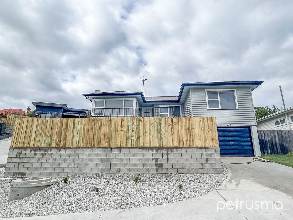 4 bedrooms House in 1/233 Cambridge Road WARRANE TAS, 7018