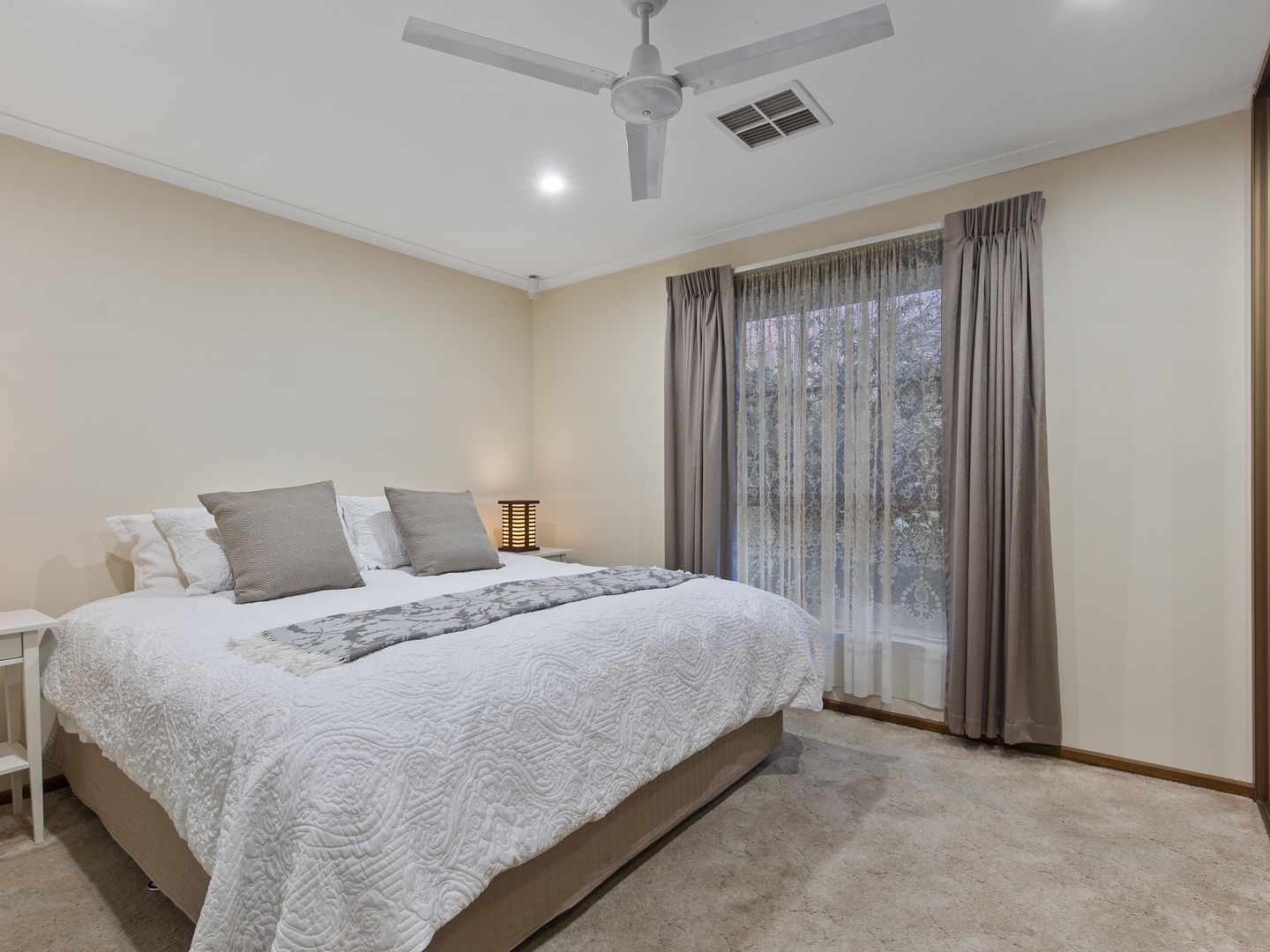 23 Candover Crescent, Huntfield Heights SA 5163, Image 2