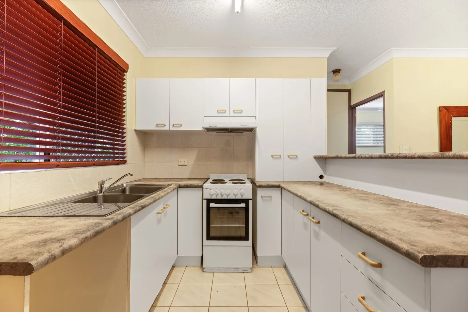 6/23 Springfield Crescent, Manoora QLD 4870