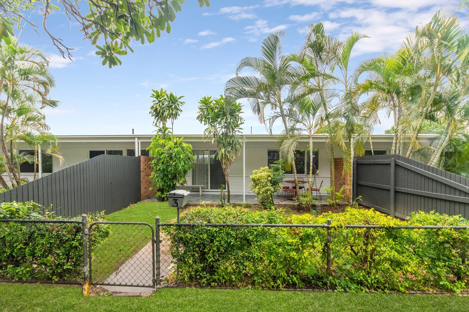 3/2 Burke Street, North Ward QLD 4810