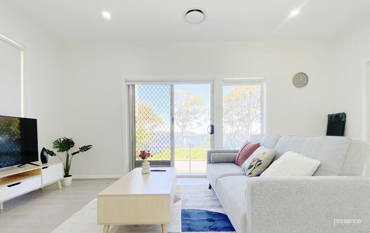 2 bedrooms House in 217 Dobell Drive WANGI WANGI NSW, 2267