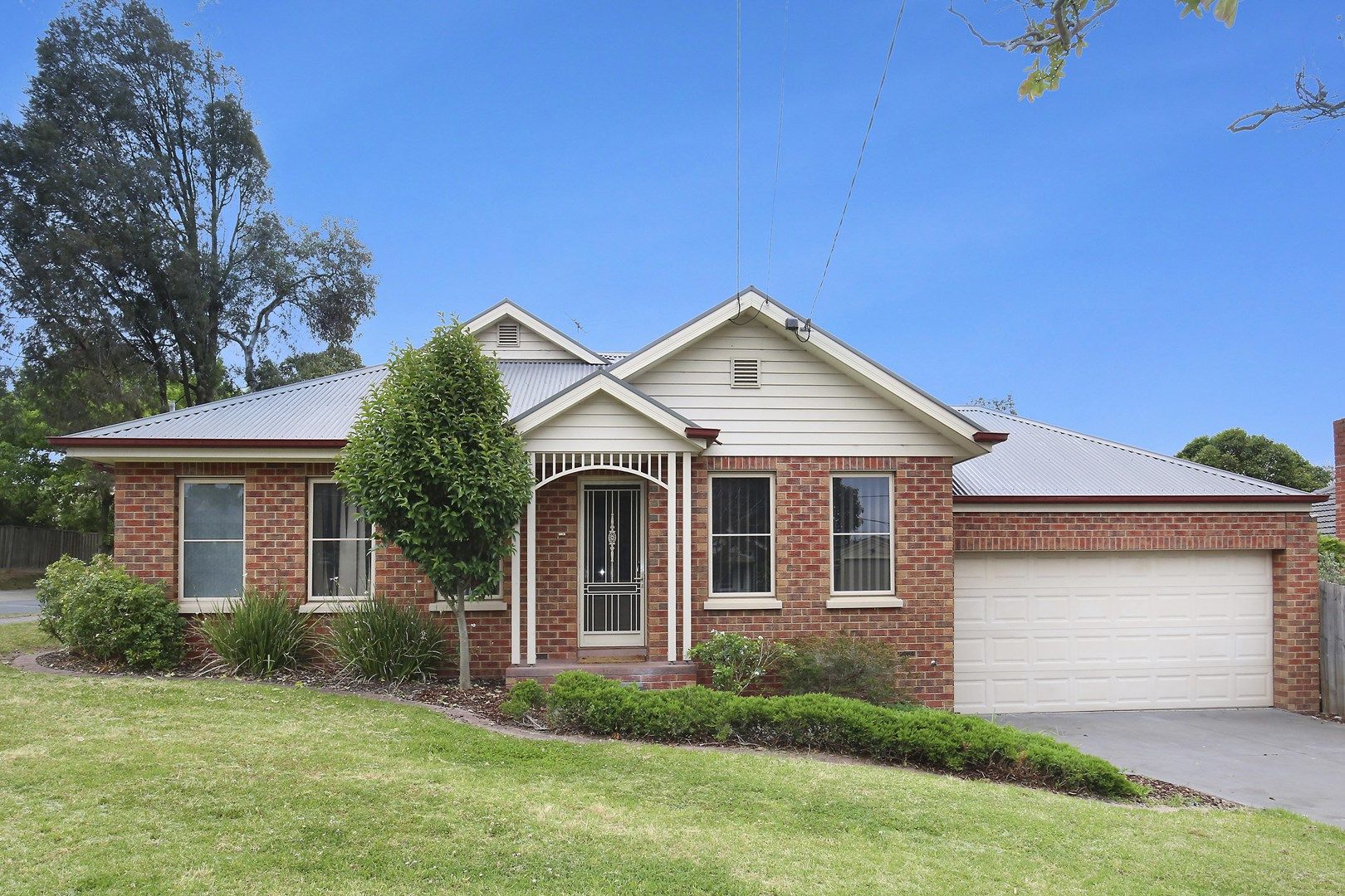 3 bedrooms House in 21 Howard Street GREENSBOROUGH VIC, 3088