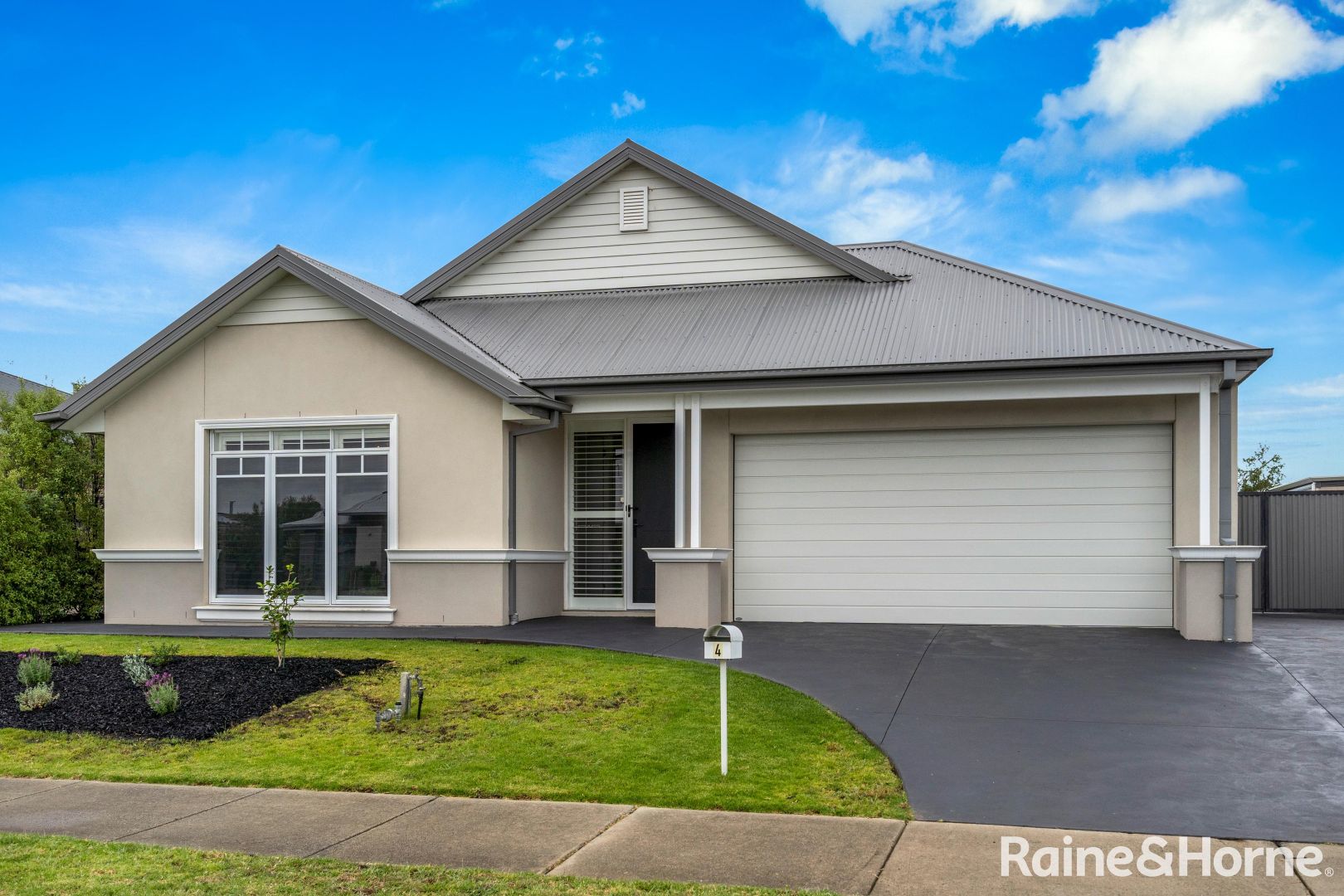 4 Wattle Grove, Riddells Creek VIC 3431, Image 2