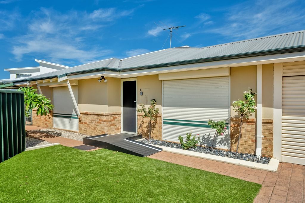 3 bedrooms House in 5A Hibiscus Rise HALLS HEAD WA, 6210