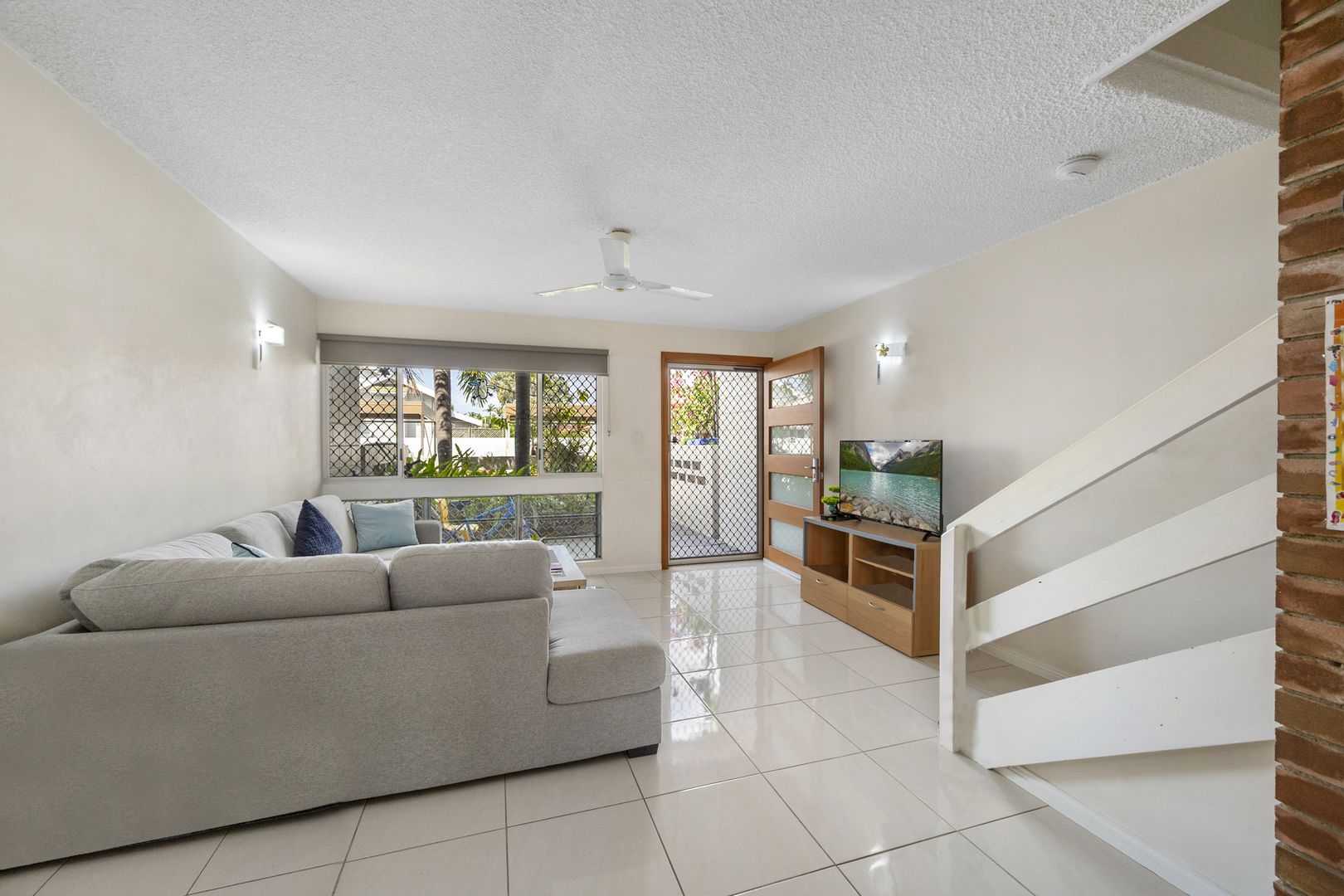 7/24 Bayswater Terrace, Hyde Park QLD 4812, Image 2