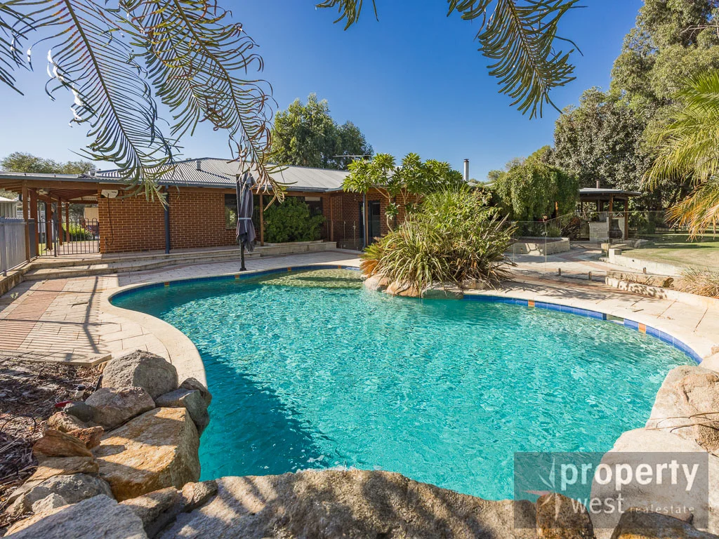 6 Seminara Place, Mariginiup WA 6078