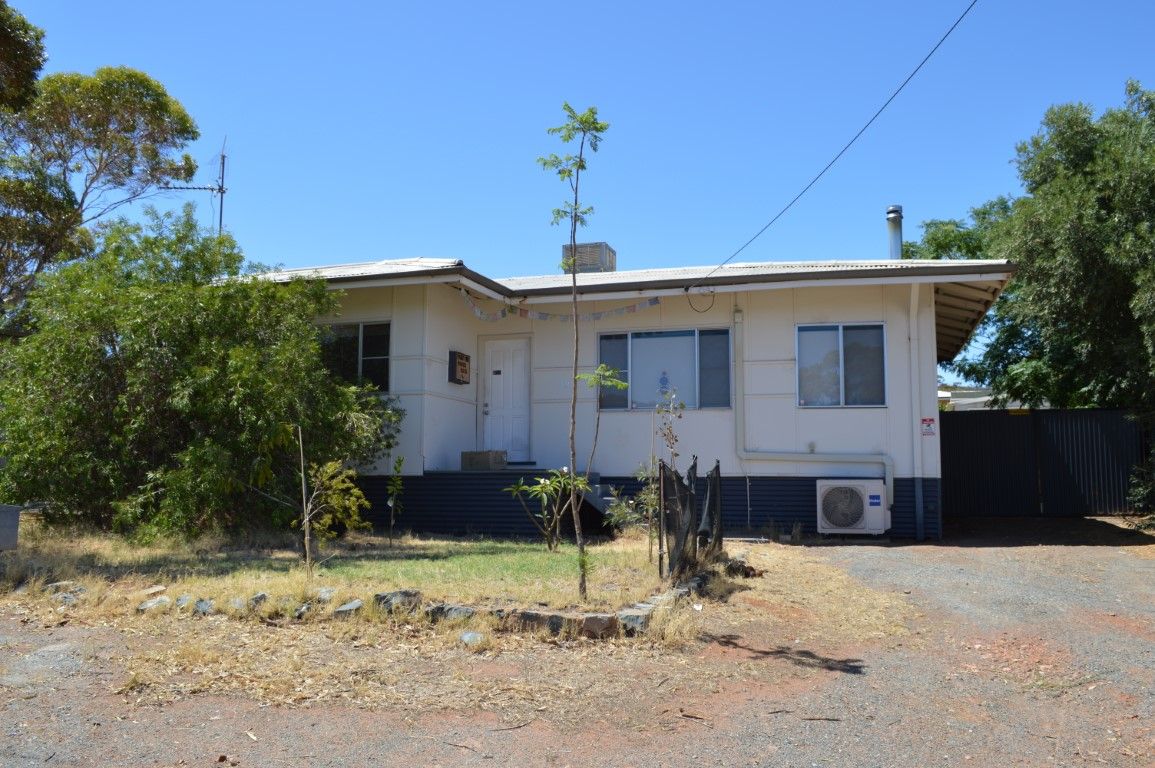 3 bedrooms House in 28 New Clayton St KAMBALDA EAST WA, 6442