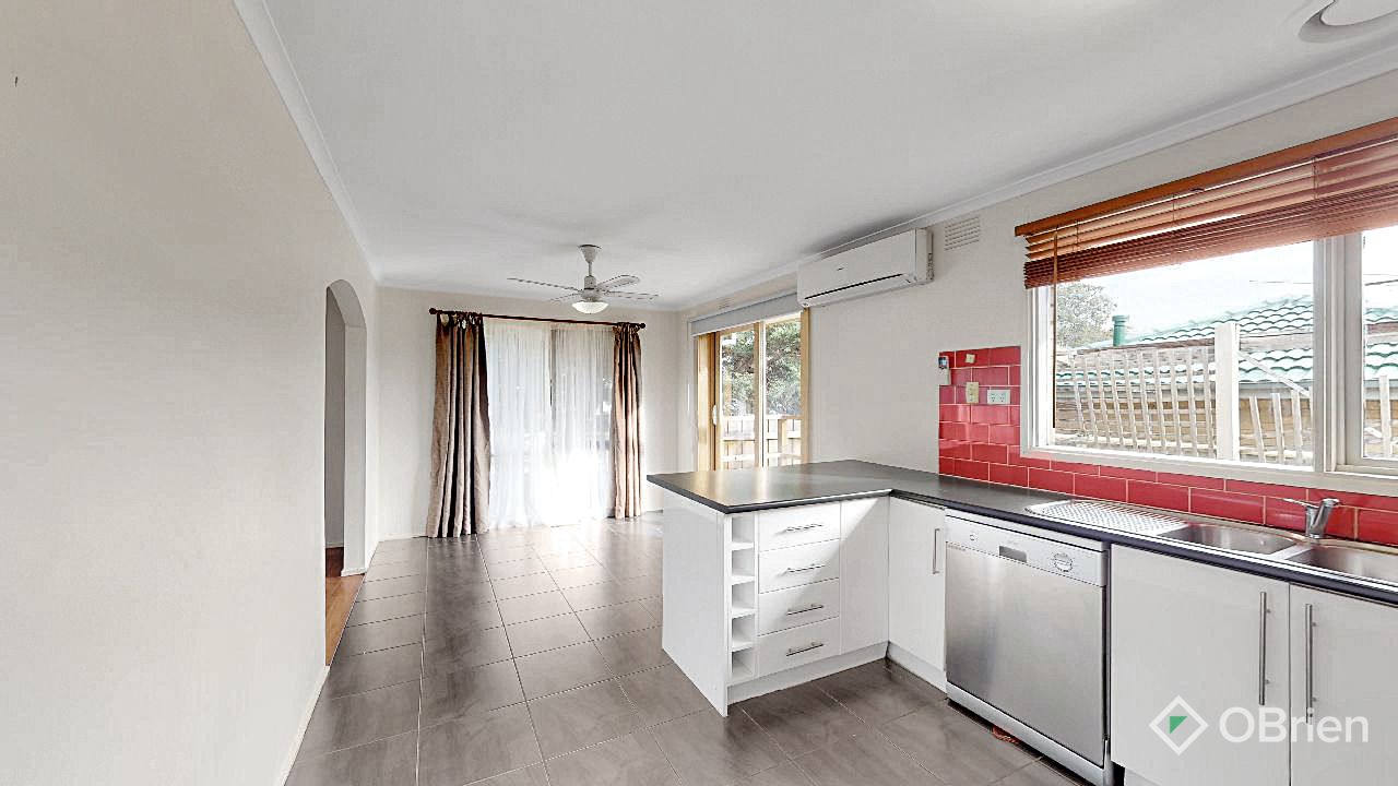 2 bedrooms House in 1/35 Evelyne Avenue CRANBOURNE VIC, 3977