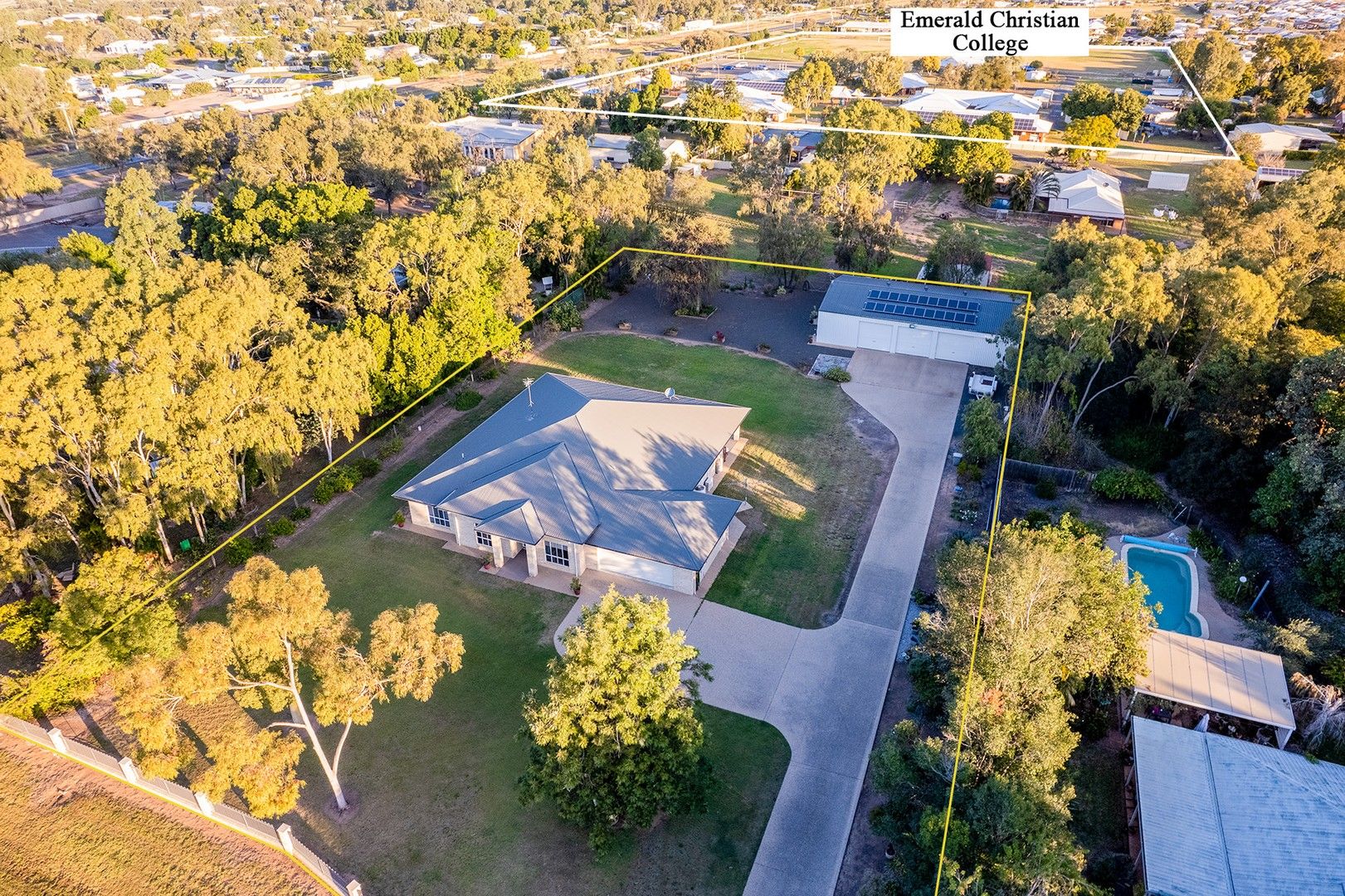 4 bedrooms House in 5 Cunningham Drive EMERALD QLD, 4720