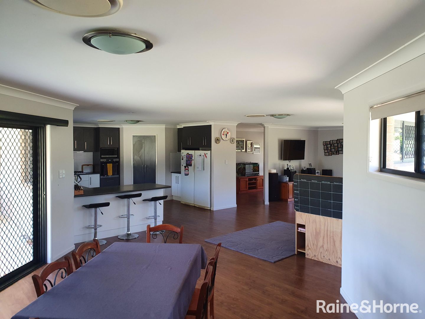 2 Silverleaf Road, Nanango QLD 4615, Image 2