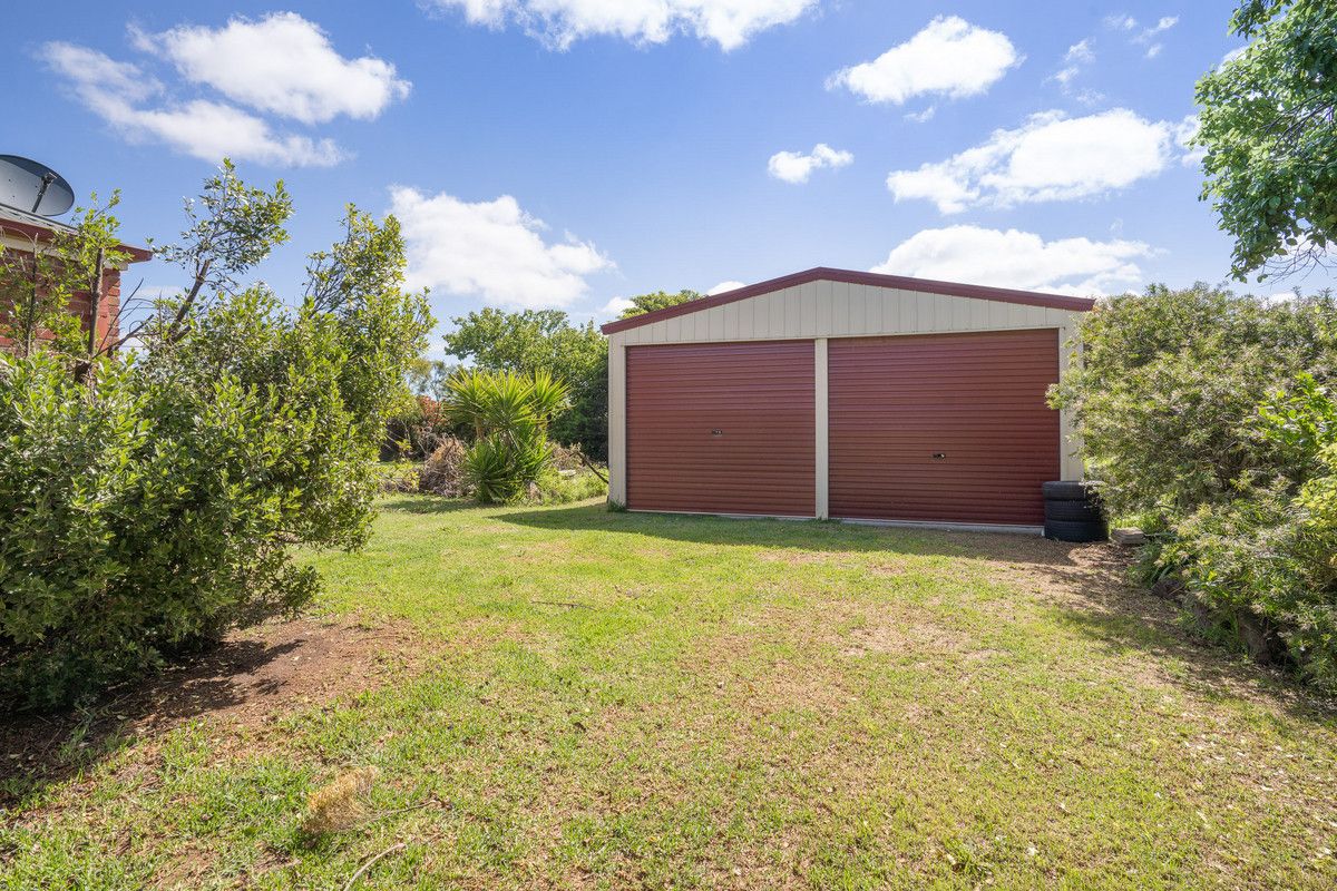 20 Earl Crescent, Bannockburn VIC 3331, Image 2