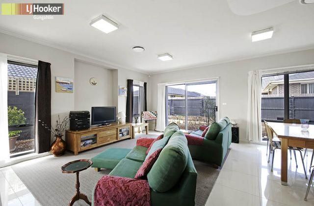 5 Scurry Street, DUNLOP ACT 2615, Image 2