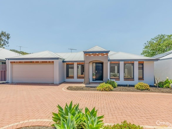 2/211 Treasure Road, Queens Park WA 6107