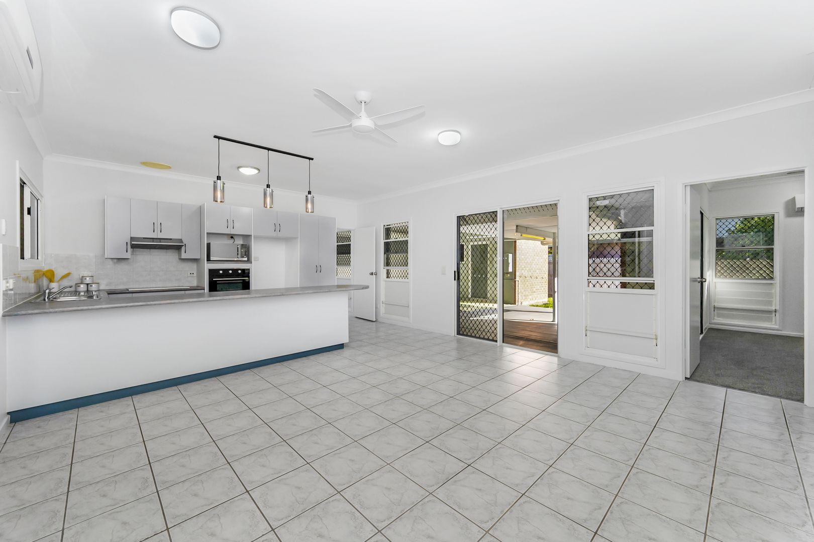 11 Evergreen Drive, Kirwan QLD 4817, Image 2