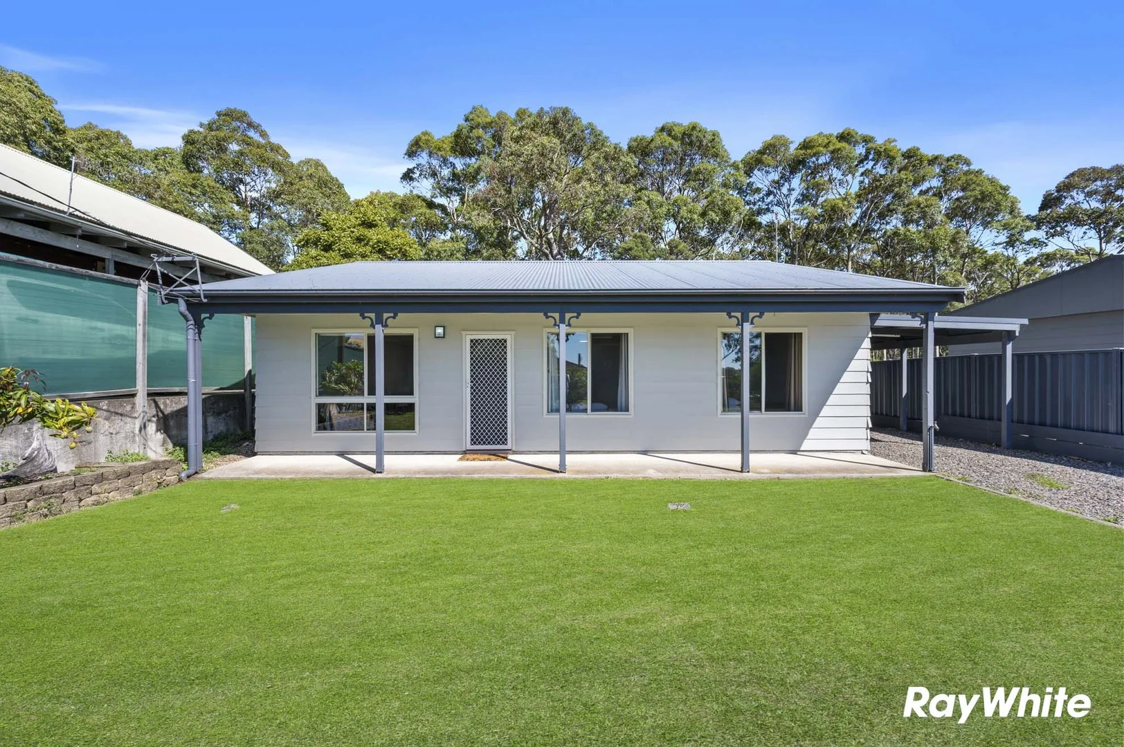 13 Hazel Road, Moruya Heads NSW 2537