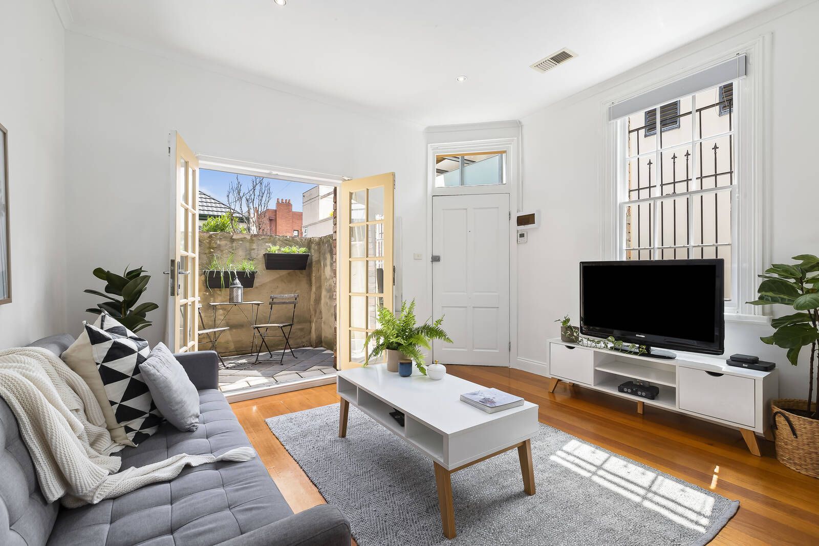 1 Napier Place, South Melbourne VIC 3205, Image 2