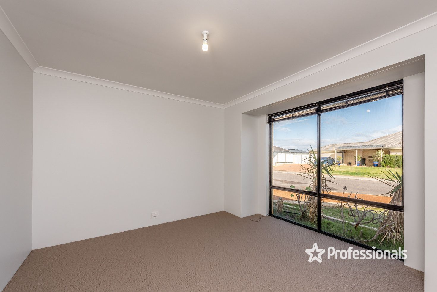 18 Castlefin Road, Utakarra WA 6530, Image 1