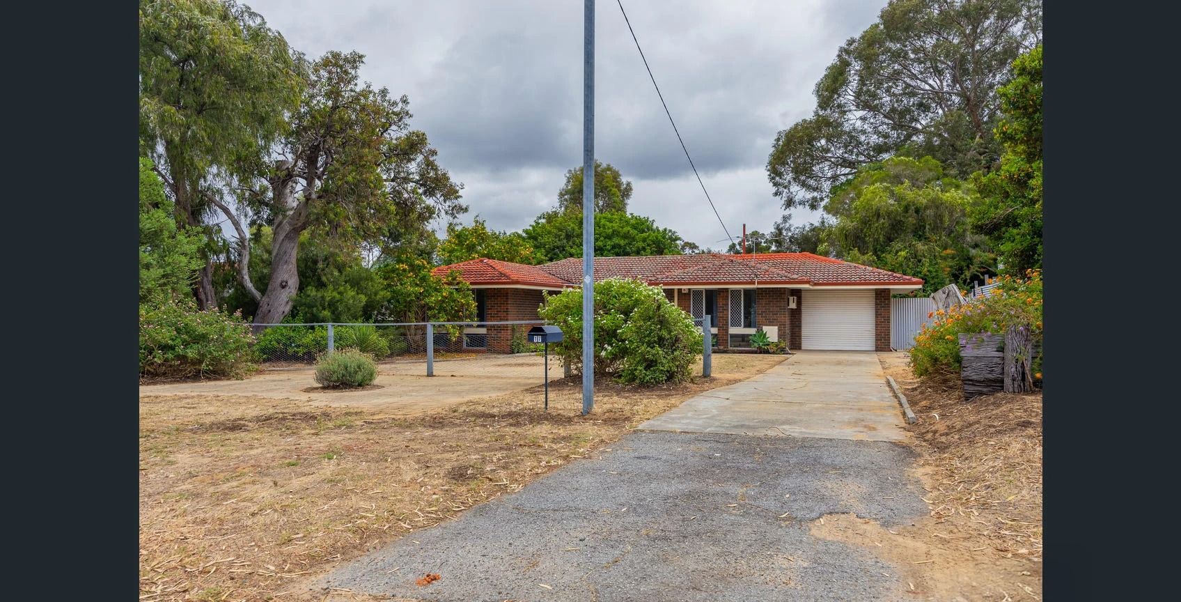 3 bedrooms House in 17 Galliers Avenue ARMADALE WA, 6112