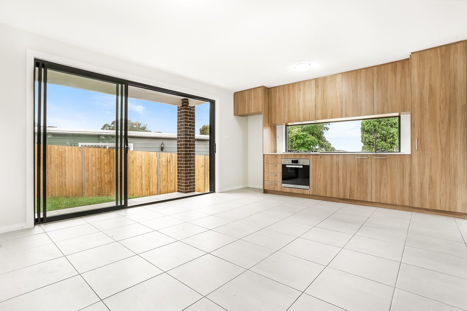 2 bedrooms Apartment / Unit / Flat in 1/40 Stoddart Street ROSELANDS NSW, 2196