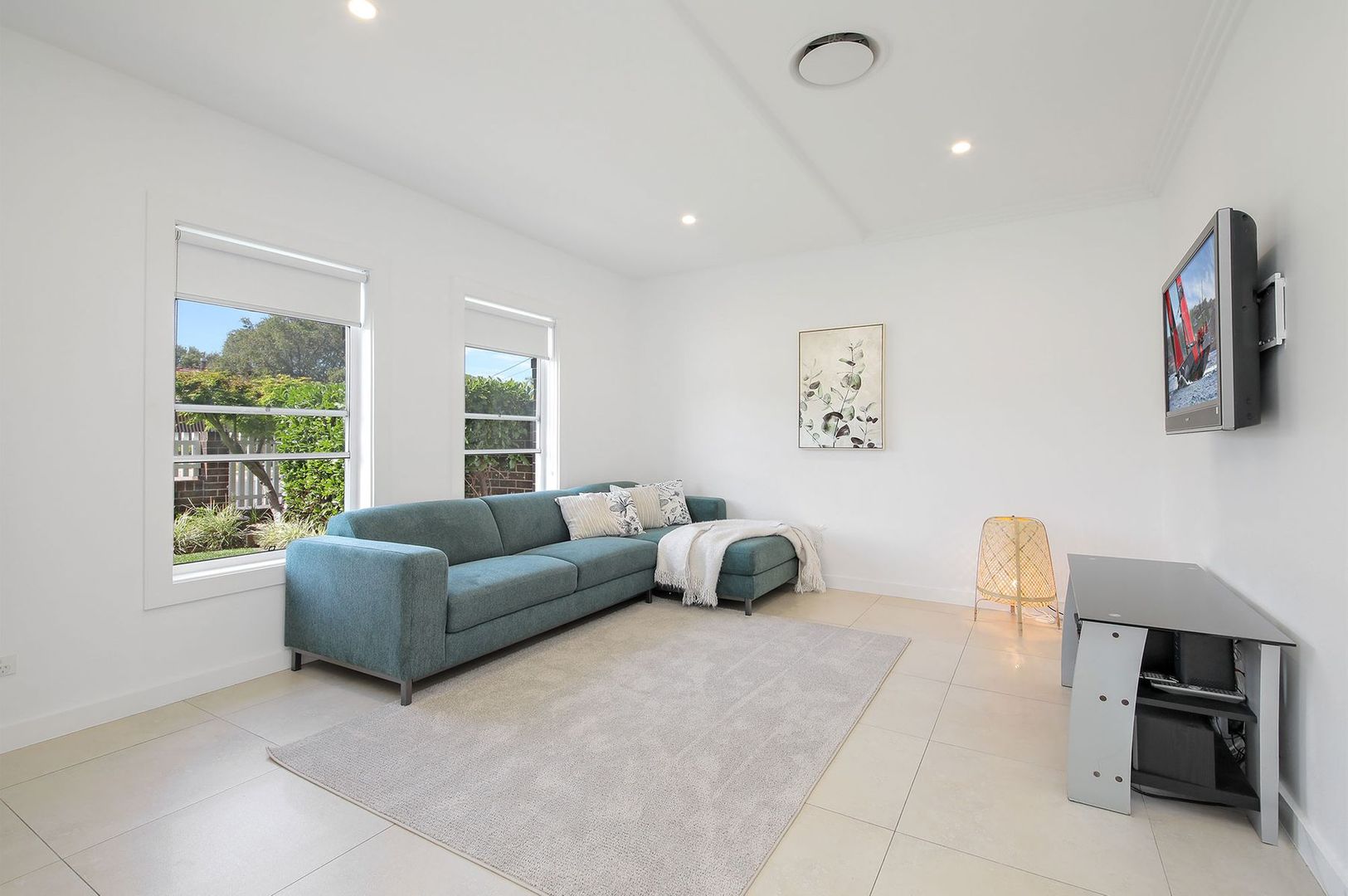 1/180 Lambeth Street, Picnic Point NSW 2213, Image 1