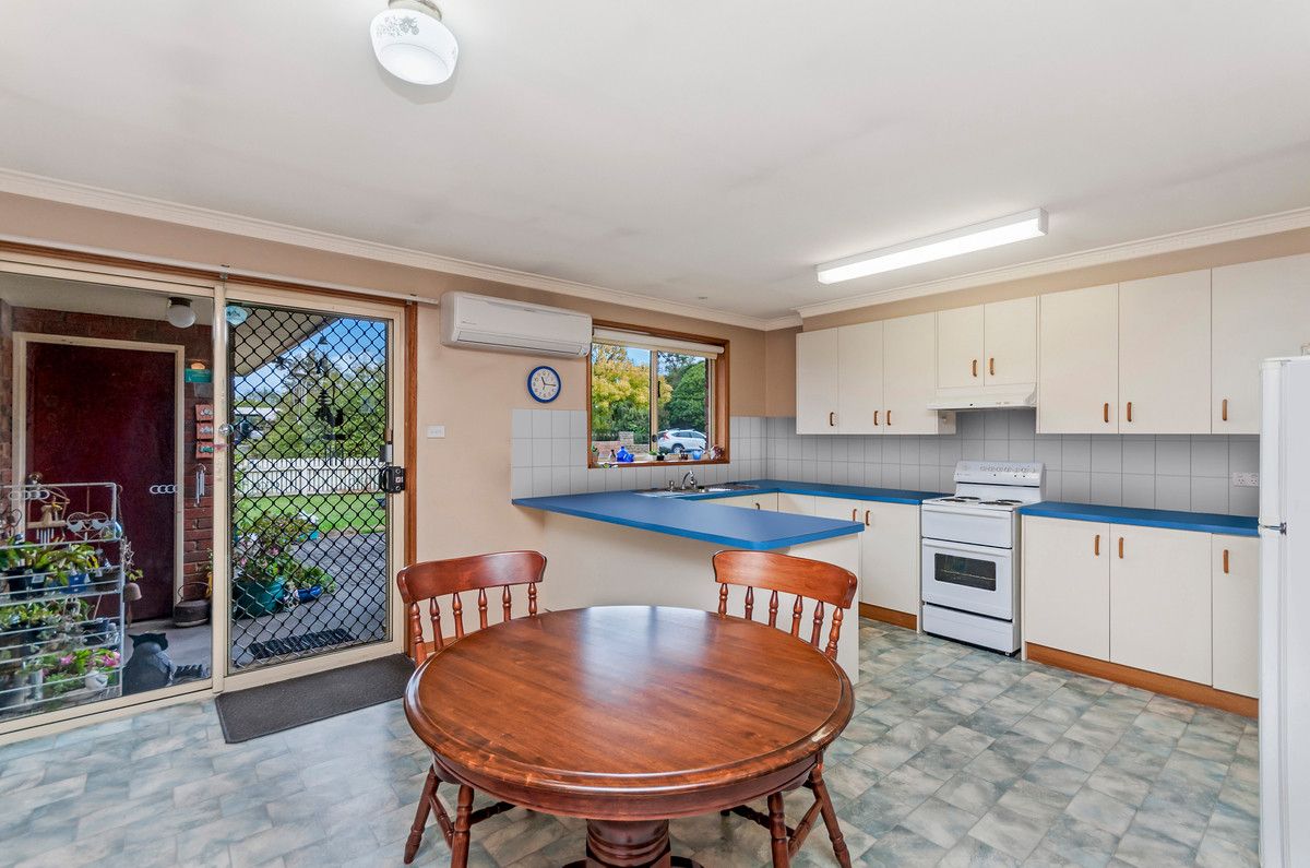 Units 4, 5, 6 /22 Ower Street, Camperdown VIC 3260, Image 2