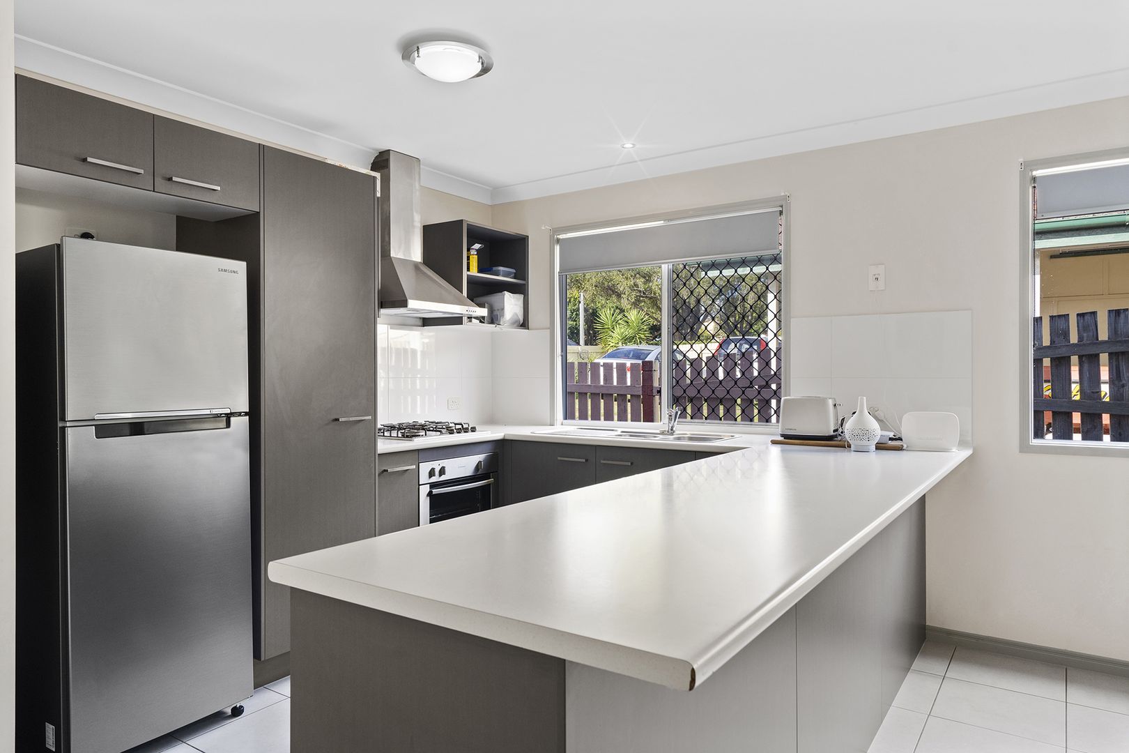 1/16 Coverack Street, Leichhardt QLD 4305, Image 1