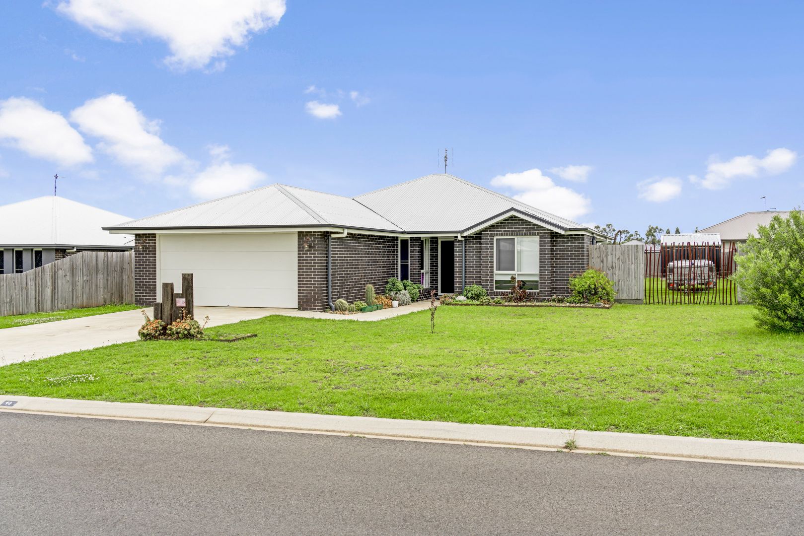 10 Magpie Drive, Cambooya QLD 4358