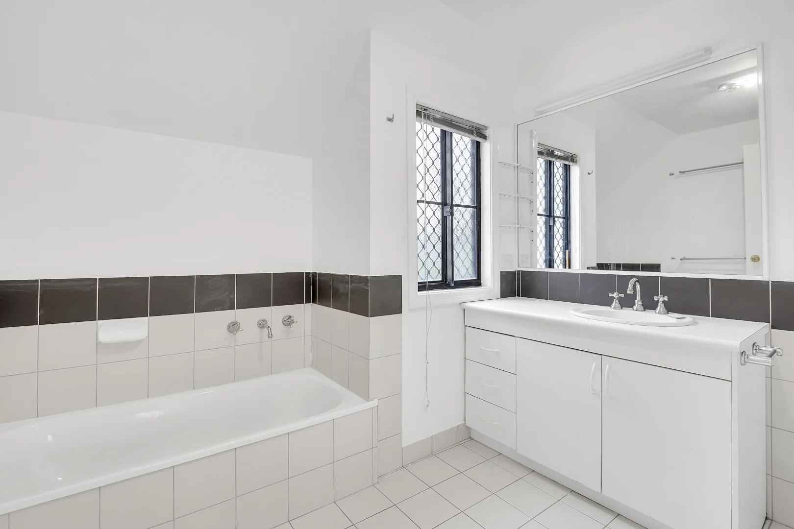 Additional image 4 of 2/5 Fitzgibbon Avenue, Brunswick West VIC 3055