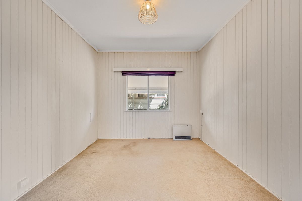 212 Campbell Street, Newtown QLD 4350, Image 2