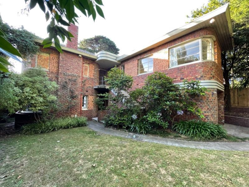 2 bedrooms Apartment / Unit / Flat in 18A Murchison Street ST KILDA EAST VIC, 3183