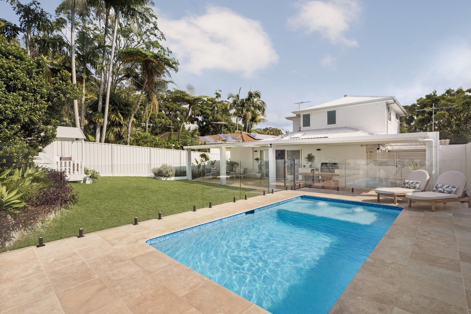 5 bedrooms House in 38 Laguna Street CARINGBAH SOUTH NSW, 2229