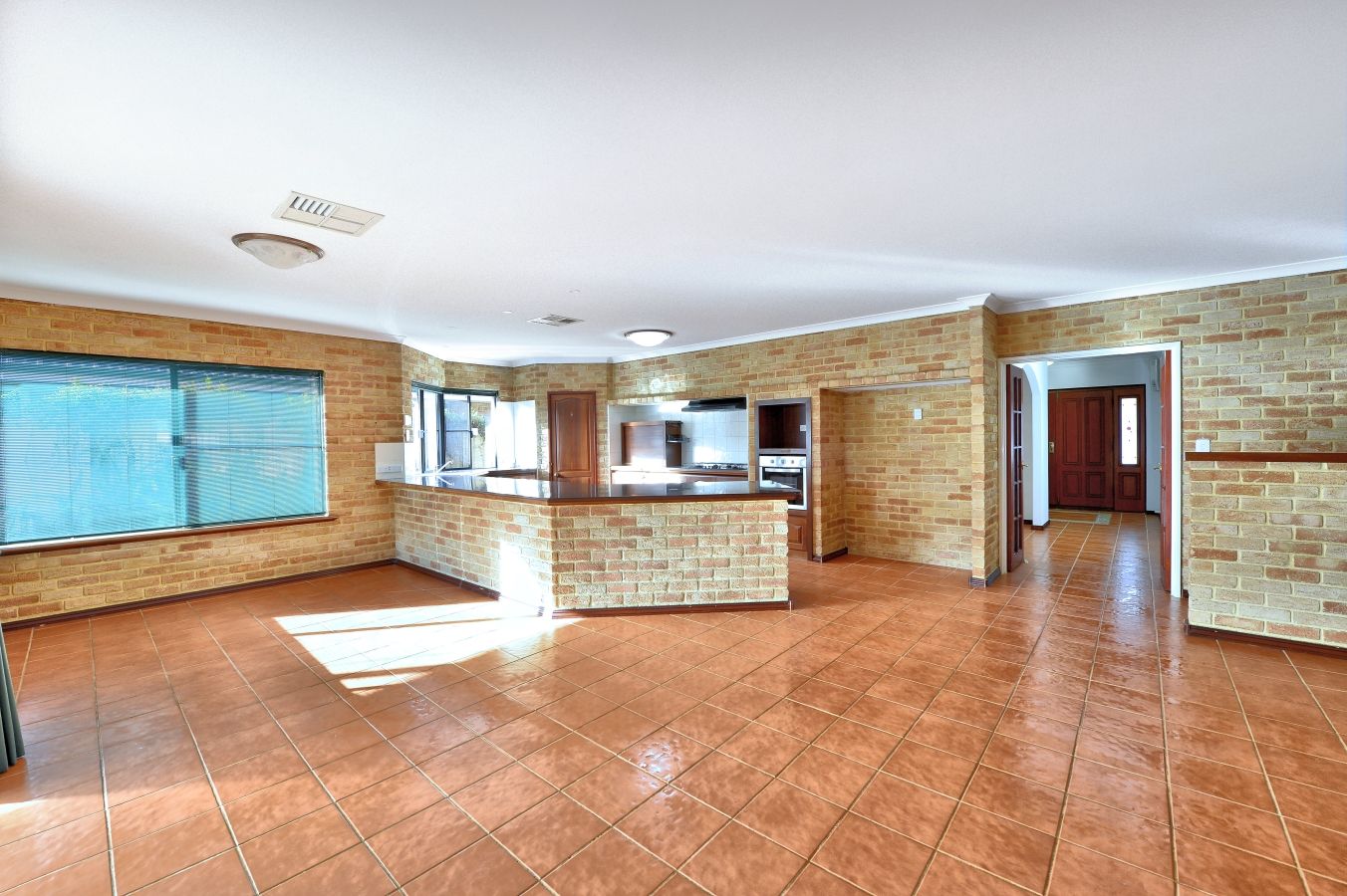 186 Fendam Street, Warnbro WA 6169, Image 2