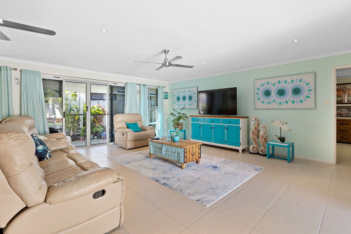 20 Magnetic Place, Redland Bay QLD 4165, Image 2