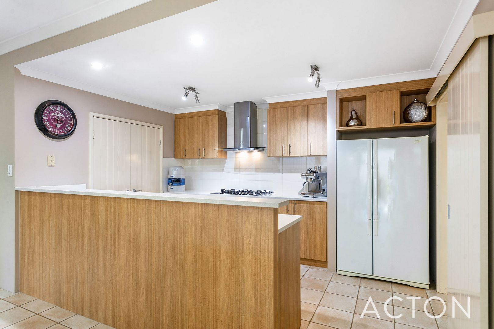 9 Kirk Close, Lake Coogee WA 6166, Image 2